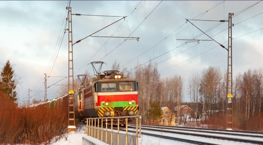 FOTO Ungurii cumpără locomotiva TransMontana nr 80 de la producătorul român Softronic 