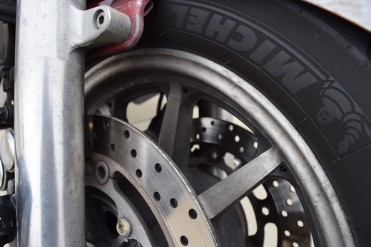 Criza din Marea Roșie forțează Michelin să oprească producția în Spania