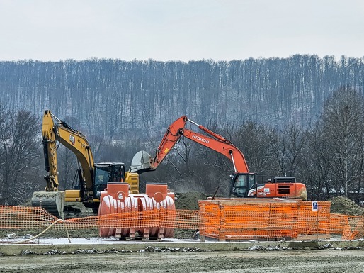 VIDEO&FOTO - ANUNȚ Când încep lucrările la o nouă secțiune pe Autostrada Sibiu - Pitești. Imagini spectaculoase, cu sute de muncitori și utilaje