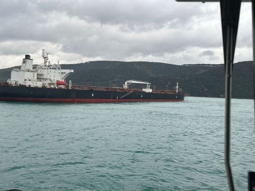 Traficul prin Bosfor, inclusiv către porturile românești, întrerupt din cauza unei avarii la un petrolier care venea din Rusia. Vasul nu mai poate ancora