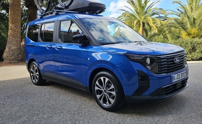 Primele Ford Courier au ajuns la clienți. "Insistăm pe faptul că Ford Transit și Tourneo Courier sunt produse în România."