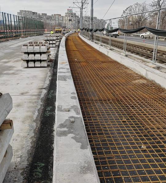 FOTO Nicușor Dan: A început montarea șinei de tramvai și a rosturilor de dilatație pe Podul Grant