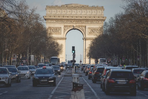 Parisul triplează prețurile de parcare pentru SUV, dar cu un număr infim de participanți la referendum