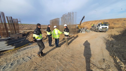 FOTO Inspecție neanunțată a unui oficial guvernamental la Autostrada Ford. Antreprenorului turc i se cer mai mulți muncitori