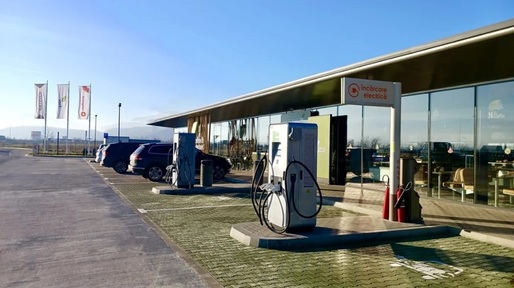 Rompetrol va instala 11 stații de încărcare a mașinilor electrice pe A1