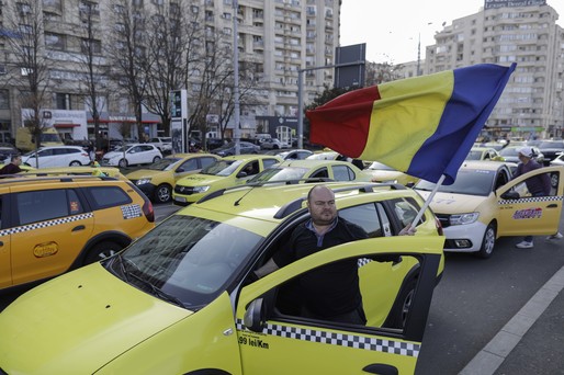 GALERIE FOTO Sute de taximetriști au protestat la București. Șoferii doresc să poată folosi mașini mai vechi și limitarea numărului de „Bolt-uri”