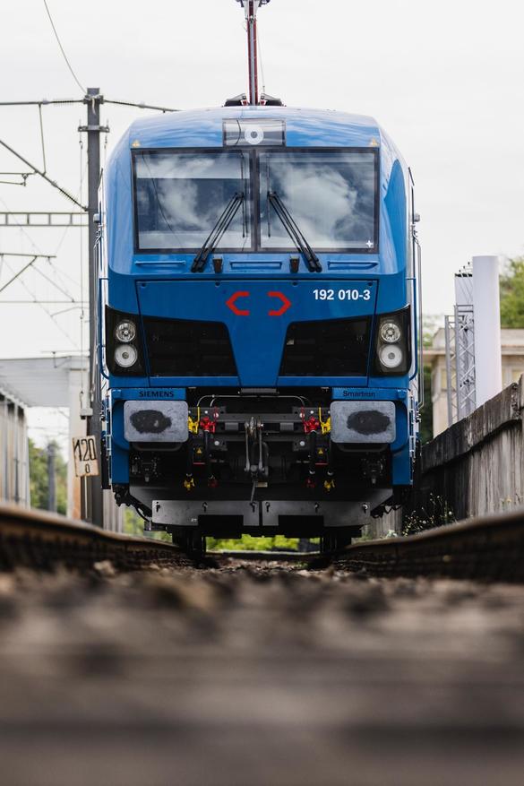 FOTO Siemens trimite locomotive în România