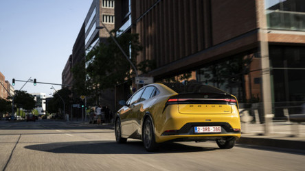 Toyota cumpără acțiunile Panasonic dintr-una din companiile de producție de baterii