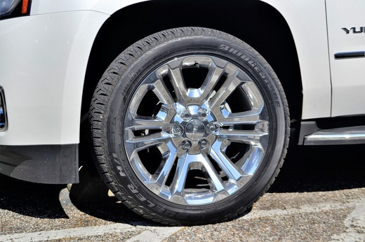 Mișcarea ”Tyre Extinguishers” lovește Italia:  Cauciucurile a 60 de SUV-uri au fost dezumflate într-o singură noapte într-un protest împotriva vehiculelor poluante / „Nu o lua personal. Nu e vorba de tine, ci de mașina ta”