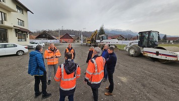 FOTO Începe modernizarea DN73, între Brașov și Fundata. Constructorul și-a adus deja primele utilaje