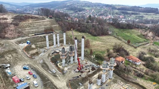 FOTO Austriecii avansează în forță pe autostrada Sibiu-Pitești. "Să nu zicem hop!"