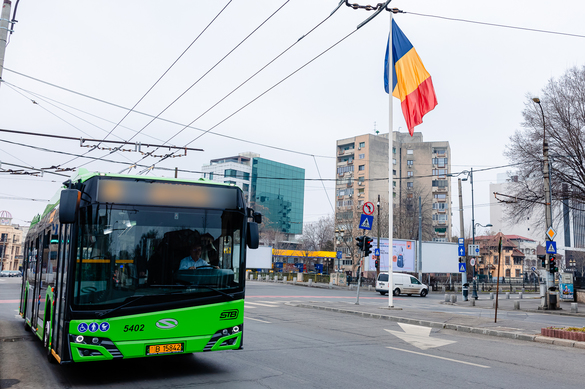 FOTO Troleibuzele polonezilor de la Solaris, lansate pe noi linii din București