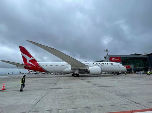 O cursă a companiei Qantas a aterizat cu un singur motor, după o problemă avută cu un avion Airbus