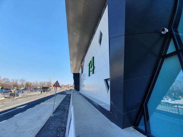 FOTO A fost deschis cel mai modern aeroport din România. Va deveni al doilea din țară după Otopeni