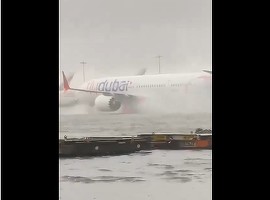 Traficul se reia treptat pe Aeroportul din Dubai, încă inundat