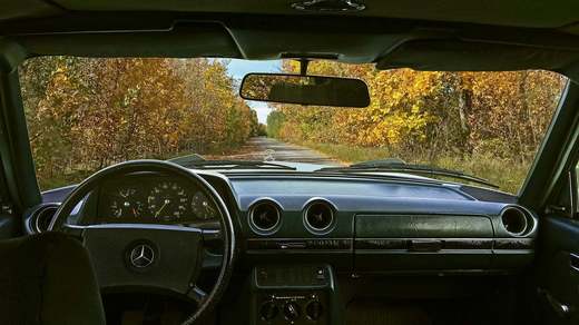 Scăderea prețurilor mașinilor second-hand afectează cererea de automobile noi. Volkswagen - marca cea mai afectată, scăderi importante au și Mercedes și Peugeot