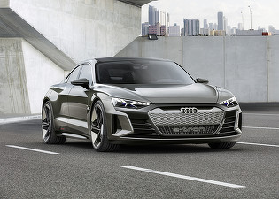 Profitul Audi s-a prăbușit. Șeful măcii premium spunea că vrea să depășească BMW și Mercedes. A anunțat când lansează ultimele mașini cu combustie
