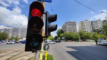 FOTO Opt noi intersecții au fost integrate în sistemul de management al traficului din București