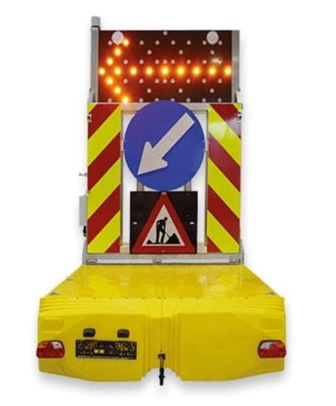 FOTO CNAIR cumpără camioane dotate cu dispozitive pentru protejarea lucrătorilor ce efectuează intervenții de urgență pe drumuri și autostrăzi