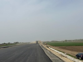 A fost depus studiul de fezabilitate pentru tronsonul Moțca – Ungheni al Autostrăzii A8, parte din Autostrada Unirii. Lucrările sunt estimate la un miliard de euro