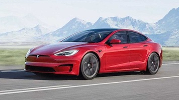 Tesla, dată în judecată de un client pentru informații false, din cauza pilotului automat