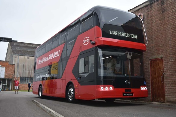 FOTO Celebrele autobuze roșii din Londra, pe punctul de a fi schimbate cu unele chinezești electrice