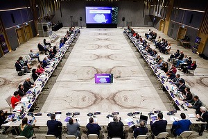FOTO Umbrărescu și alți directori, chemați la discuții cu guvernanții. "Nu se va pierde niciun euro."