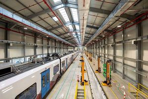 Primul tren nou cumpărat de România în ultimii 20 de ani este tot mai departe de momentul când va circula cu pasageri