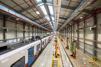 Primul tren nou cumpărat de România în ultimii 20 de ani este tot mai departe de momentul când va circula cu pasageri