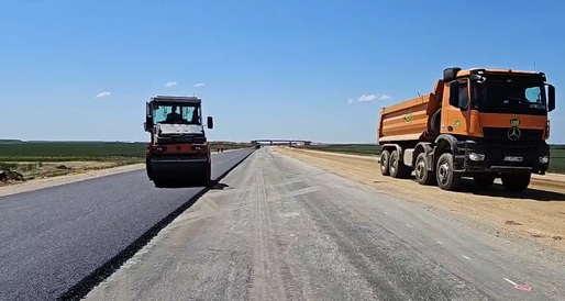VIDEO Mobilizare fără precedent a lui Umbrărescu, cu sute de muncitori și utilaje, pe Autostrada Ford. Anunț - Când va fi deschis noul tronson