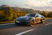 FOTO Porsche lansează 911 hibrid, dar cu un motor la fel de puternic pe benzină