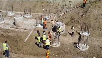 VIDEO Chinezii au un start lansat pe singura autostradă din România construită de ei, cel mai nou șantier
