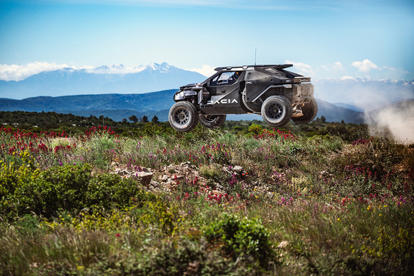 FOTO Imagini spectaculoase cu Dacia Sandrider, care a finalizat primele teste pentru Raliul Dakar. Echipa și-a propus să câștige titlul suprem