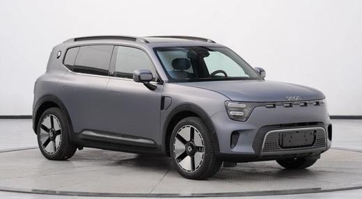 FOTO Cel mai mare Smart construit vreodată are 600 CP, 700 km autonomie și e mai lung decât Duster