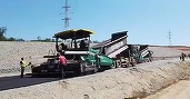 VIDEO Constructor turc este mobilizat pe un întreg tronson al Autostrăzii Ford. A început livrarea parapetului