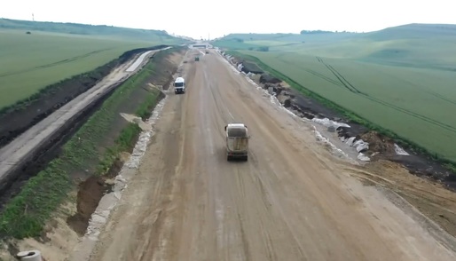 VIDEO Românii și spaniolii au adus peste 300 de muncitori și aproape 200 de utilaje pentru un nou drum expres în România