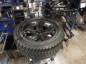 Noi inspecții antitrust neanunțate în ancheta privind un posibil cartel în sectorul pneurilor