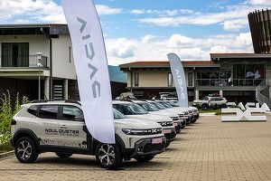 CEO-ul Renault Group anunță în România: Proiectăm rețeta unică a Dacia în segmentul superior. Marca românească se află într-un moment de cotitură în istoria sa