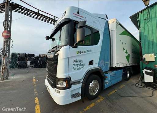 Camion electric de 40 de tone, cu autonomie de 350 de kilometri, testat de o companie din industria reciclării