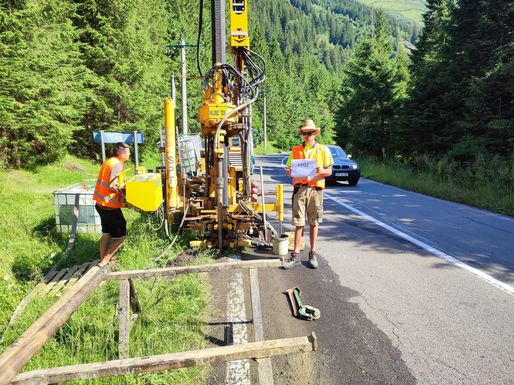 FOTO Imagini spectaculoase - Au început forajele pentru modernizarea Transfăgărășanului 