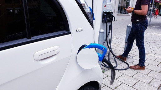 UE ar putea reduce tarifele de import pentru vehiculele electrice fabricate de Volkswagen și BMW în China