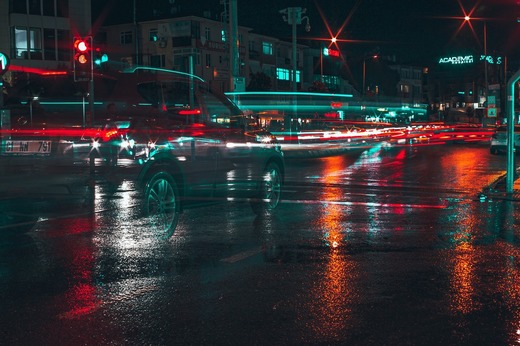 Cum să nu fii înșelat când cumperi o mașină electrică la mâna a doua. Modelele Tesla domină piața mașinilor electrice rulate