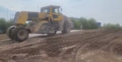 VIDEO Constructorii chinezi au adus peste 100 de muncitori pe prima și singura autostradă construită de ei în România 