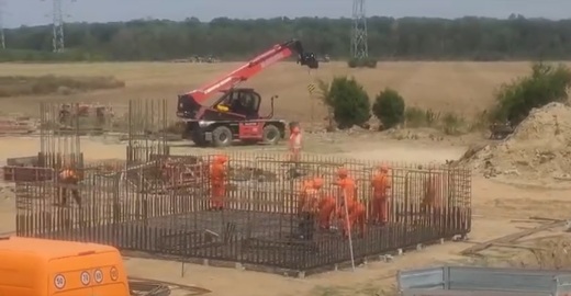 VIDEO Umbrărescu avansează, cu peste 150 de muncitori, cu lucrările la un nou lot al Autostrăzii București 