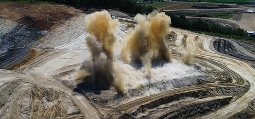 VIDEO Umbrărescu - Explozie controlată spectaculoasă după ce a declanșat "Operațiunea Monstrul" la Autostrada Transilvania