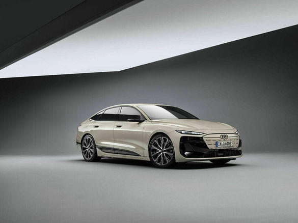 FOTO Audi lansează primul break electric din istoria mărcii