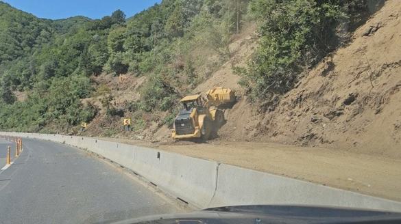 FOTO Constructorul turc a montat parapete New Jersey la lucrările de defrișare pe Valea Oltului