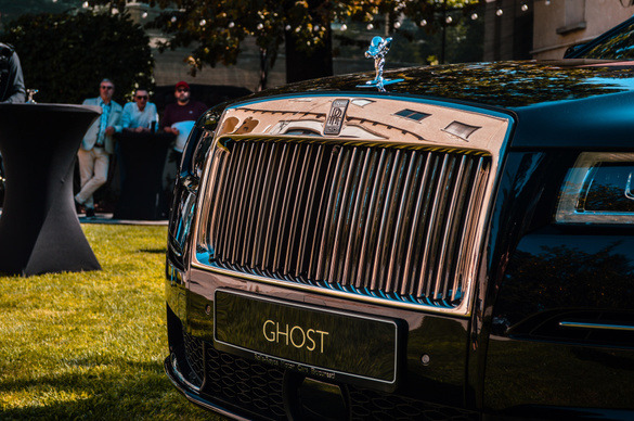 FOTO Rolls-Royce deschide un showroom în România. Unde vor putea fi văzute celebrele Ghost și Phantom