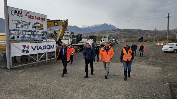 FOTO Începe lărgirea DN73, între Brașov și Fundata. Constructorul și-a adus deja primele utilaje