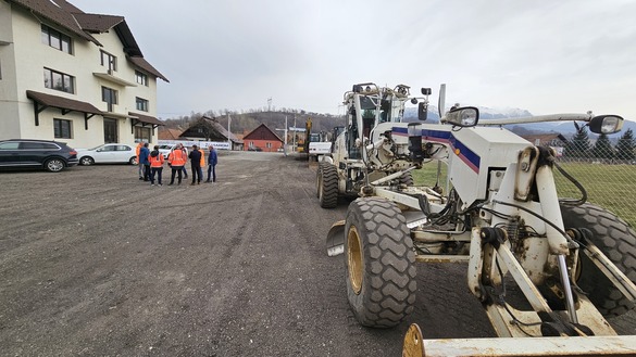 FOTO Începe lărgirea DN73, între Brașov și Fundata. Constructorul și-a adus deja primele utilaje